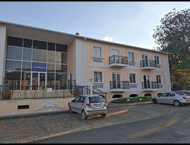 1,640M² BUSINESS CENTRE FOR SALE IN HILTON CENTRAL